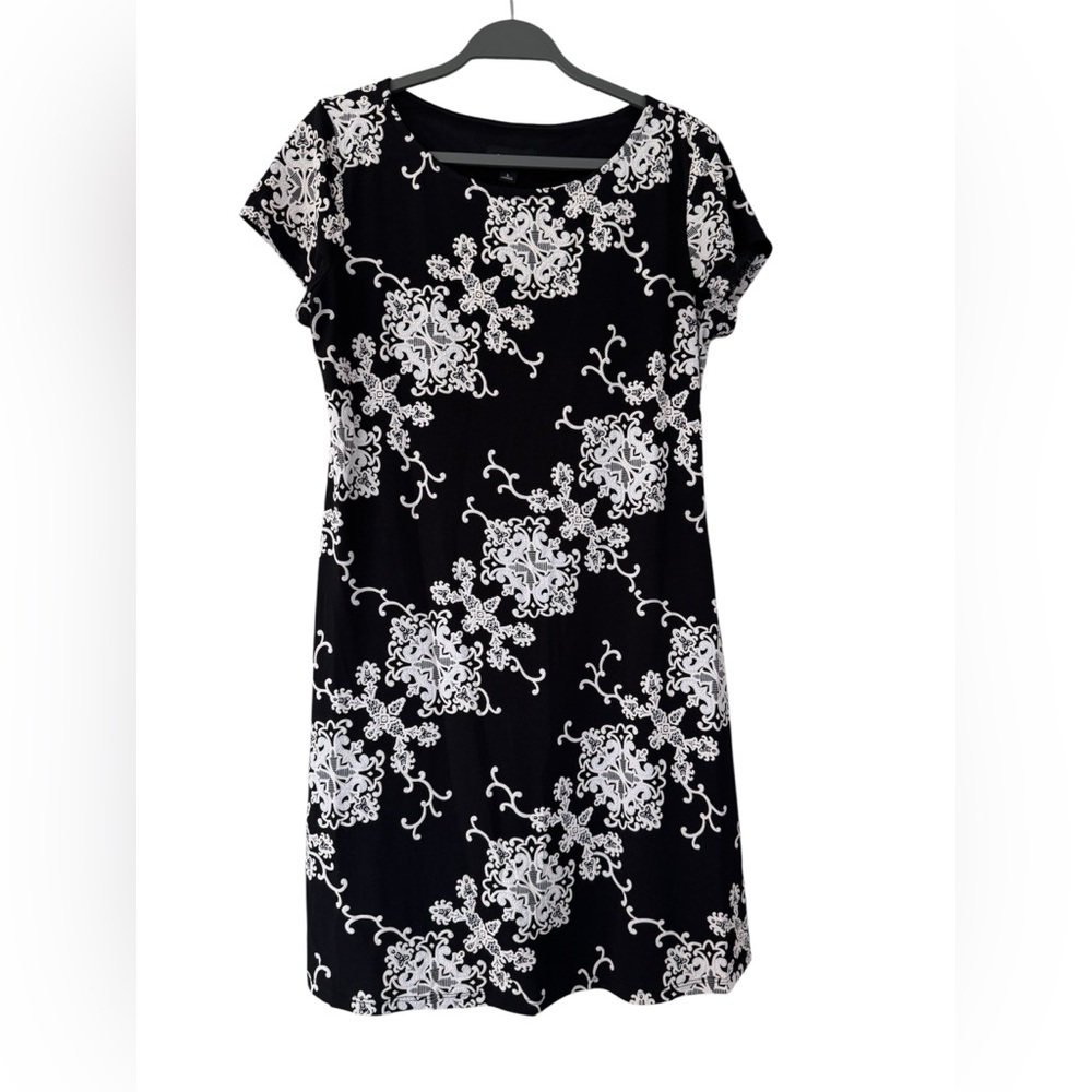 RN Studio Elegant Black and White Floral Dress Size Large